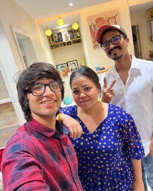 Bharti Singh Instagram - With 1 n only @bharti.laughterqueen and @haarshlimbachiyaa30 
❤️