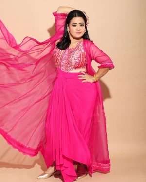 Bharti Singh Instagram - pink👛🌸🎀🩷💗💖 🧿
styled by one and only my favourite @harshalds ❤️ 
jewellery- @the_jewel_gallery ❤️ 
 📸 - @shivangi.kulkarni ❤️