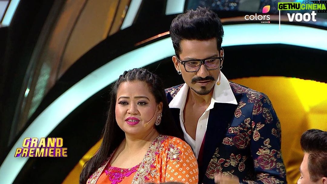 Bharti Singh Instagram - Aaj entertainment hone wala hai bharpoor, #HunarbaazGrandPremiere night ke inn mazedaar moments ko mat kijiye miss💫 Dekhiye #Hunarbaaz Desh Ki Shaan, aaj raat 9 baje sirf #Colors par. Anytime on @voot. @karanjohar @parineetichopra @mithunchakrabortyofficial @farahkhankunder @bharti.laughterqueen @haarshlimbachiyaa30