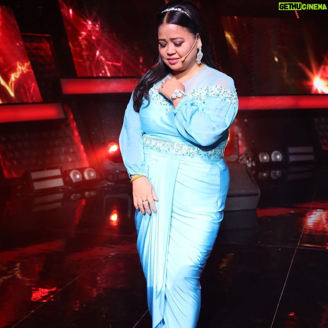 Bharti Singh Instagram - aaj hum saki wishes puri karege 8pm on @sonytvofficial @thecontentteamofficial @haarshlimbachiyaa30 @nidhimoonysingh styled by- @harshalds jewellery by- @the_jewel_gallery