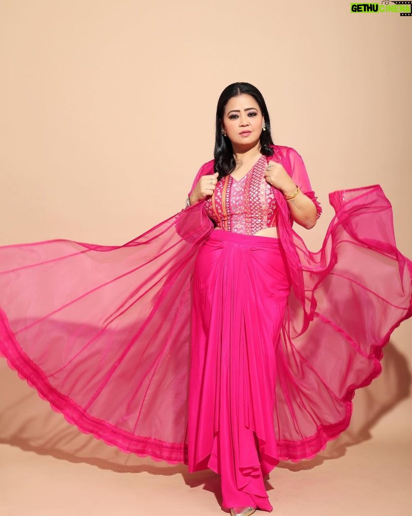 Bharti Singh Instagram - pink👛🌸🎀🩷💗💖 🧿 styled by one and only my favourite @harshalds ❤️ jewellery- @the_jewel_gallery ❤️ 📸 - @shivangi.kulkarni ❤️