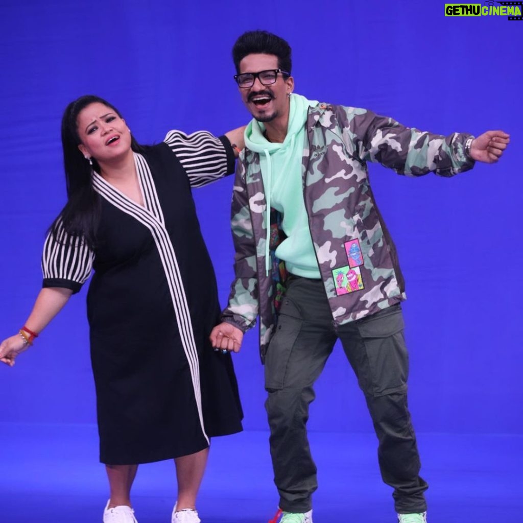Bharti Singh Instagram - #bettertogether #love #blessed #thekhatrakhatrashow Outfit: @storeat44 Styled by: @dinky_nirh