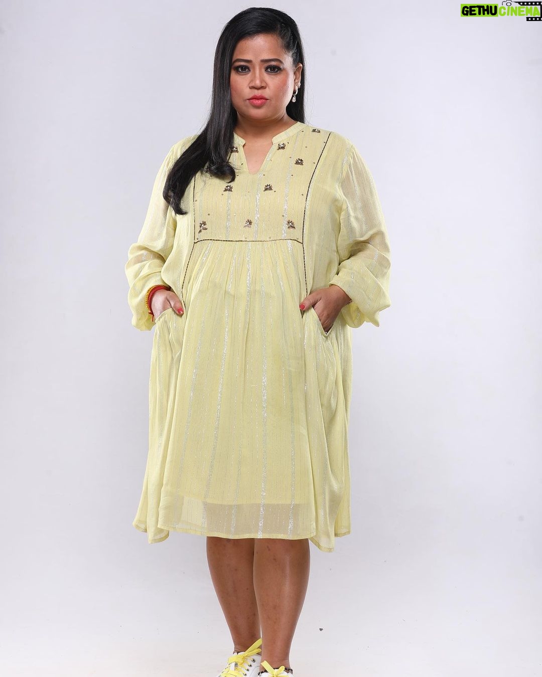 Bharti Singh Instagram - 💛feeling blessed 💛 styled by- @nyaroofficial dress by - @nyaroofficial make-up- @vishnu9352 hairstyles- @noorjahan2454 shoes styled by- @__snehasharma___ shoes- @albertotorresi