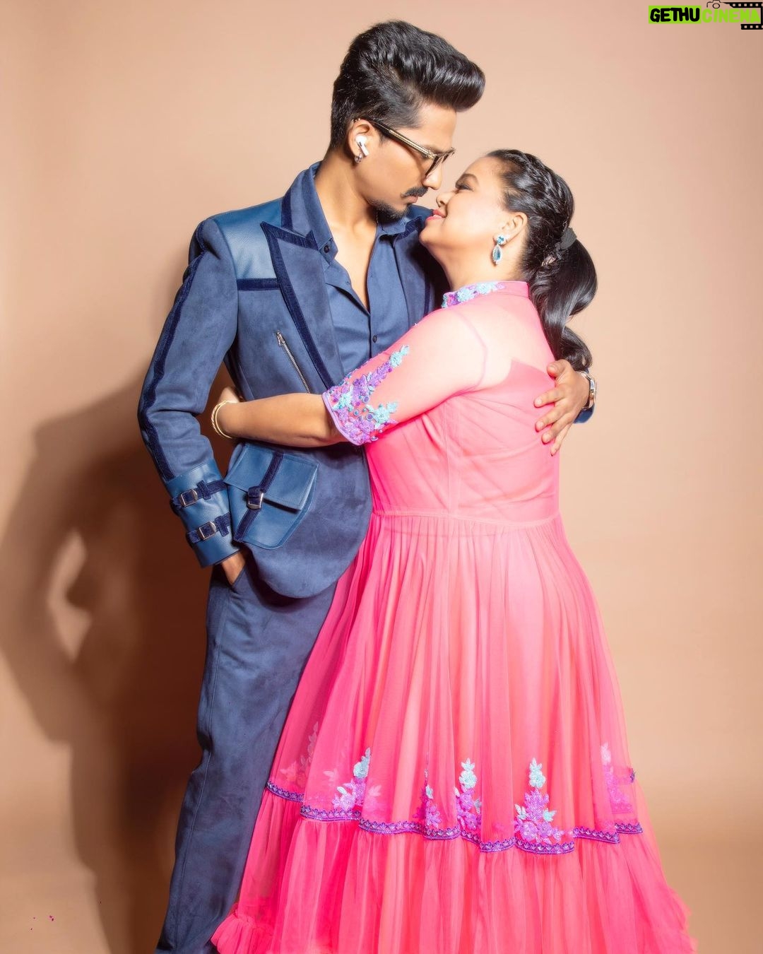 Bharti Singh Instagram - ❤️#love main aur mera harshu❤️🧿 styled by- @harshalds jewellery- @the_jewel_gallery make-up- @vishnu9352 hairstyles- @noorjahan2454 harsh - makeup- @ali.shaikh.9047 hairstyles- @yogesh__hairstylist 📸 - @shivangi.kulkarni