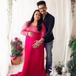 Bharti Singh Instagram - Hum Teeno ki tarf se aap sab ko Happy Holi❤️ #babycomingsoon #babylimbachiyaa #momtobe #dadtobe #bhartisingh #haarshlimbachiyaa Shot by: @thelooneylens ❤️ Styled by: @dinky_nirh ❤️ Outfit: @bumpsandfrills ❤️ Hair: @noorjahan2454 Make Up: @vishnu9352 harsh make-up- @ali.shaikh.9047 hairstyles- @yogesh__hairstylist