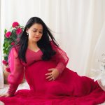 Bharti Singh Instagram - Hum Teeno ki tarf se aap sab ko Happy Holi❤️ #babycomingsoon #babylimbachiyaa #momtobe #dadtobe #bhartisingh #haarshlimbachiyaa Shot by: @thelooneylens ❤️ Styled by: @dinky_nirh ❤️ Outfit: @bumpsandfrills ❤️ Hair: @noorjahan2454 Make Up: @vishnu9352 harsh make-up- @ali.shaikh.9047 hairstyles- @yogesh__hairstylist