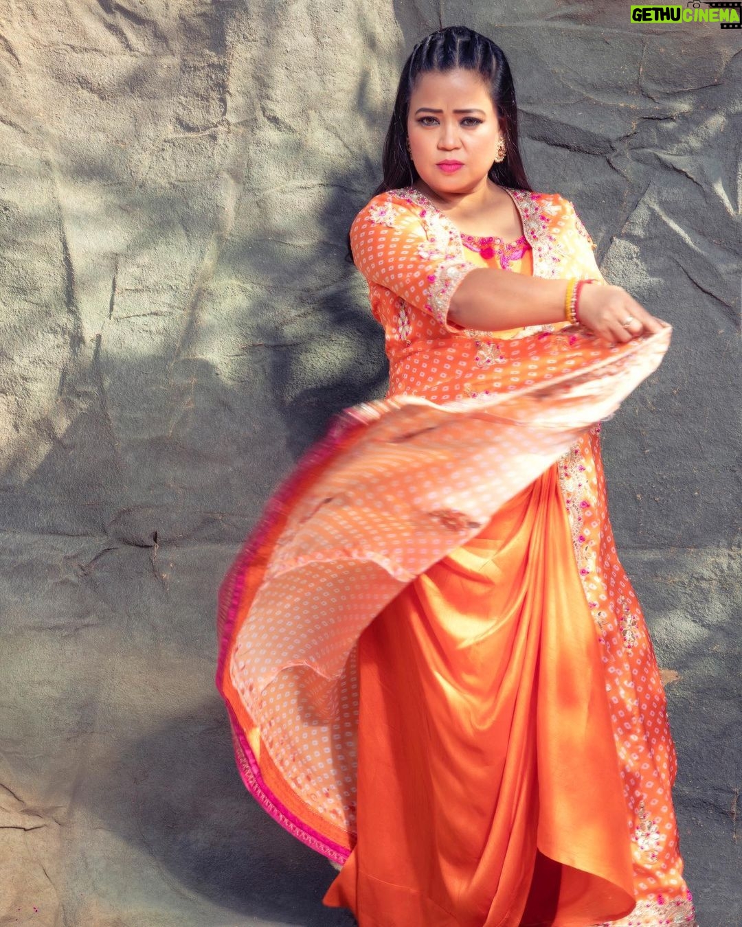 Bharti Singh Instagram - orange 🍊 😍😍😍😍 styled by- @harshalds jewellery by- @aisshprajewels jewellery managed by- @allboutcommunication hairstyles- @noorjahan2454 make-up- @vishnu9352