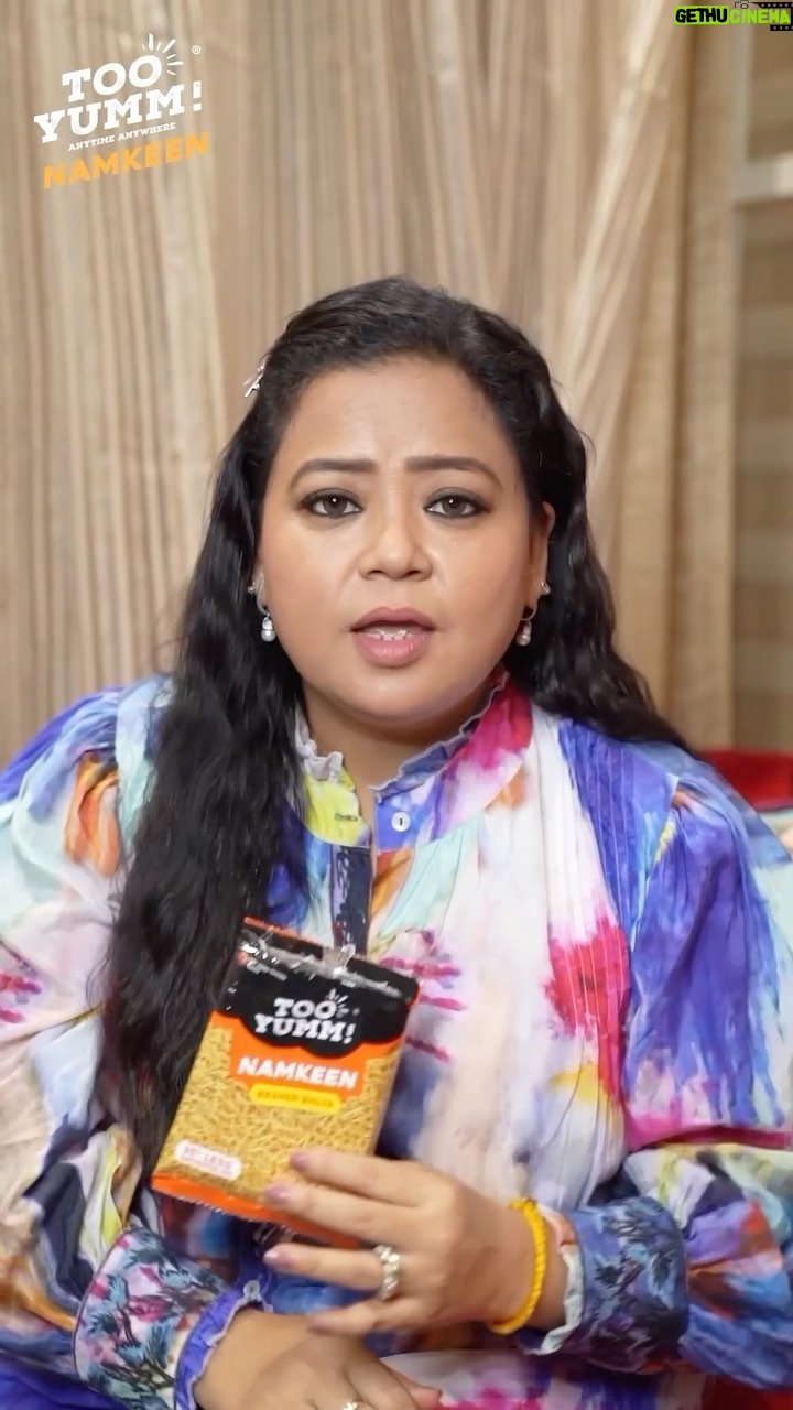 Bharti Singh Instagram - Dekhlo Palm Oil ka Dosh lagta hai tabhi sab kaam kharab hote hai... Palm oil ka Dosh mitao Too Yumm Namkeen khao... Change your Namkeen now! #Biggbossott #Palmoilkadosh #NoPalmOil #TooYummNamkeen #GreatTaste #LessSaturatedFat #Namkeen #tooyumm #ad