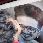 Bharti Singh Instagram – Ye Bacche ne mera vishwaas thod diya hai🙈pura din mere sath rehta hai aur papa @haarshlimbachiyaa30 ko miss karta rehta hai kissiya karta rehta hai 😜 1 saal ka hone aa rha hai abhi tak mummy nahi bola😡 main kya karu kaha jaau kisko aapna dard sunau😜😜🤣🤣 #haarshlimbachiyaa #bhartisingh #golla #love #blessed ❤️🧿🙏🏽