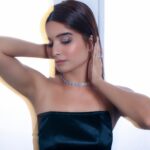 Bhavika Sharma Instagram – I SEE YOU LOOKIN’ AT MY …….
Complete this🙈
.
.
.
.
📸:- @smileplease_25 
MUA:- @shine_and_shadow_ 
👗:- @saumyaa__22_