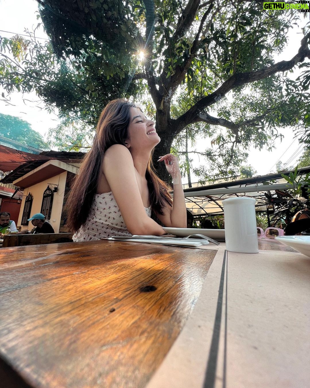 Bhavika Sharma Instagram - V a c a t i o n🕊️