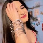 Bhavika Sharma Instagram - Chaand baaliyan✨ #chaandbaaliyan #rewindreels #reels