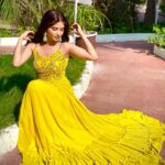 Bhavika Sharma Instagram - सूरज की बाहों में ☀️💛