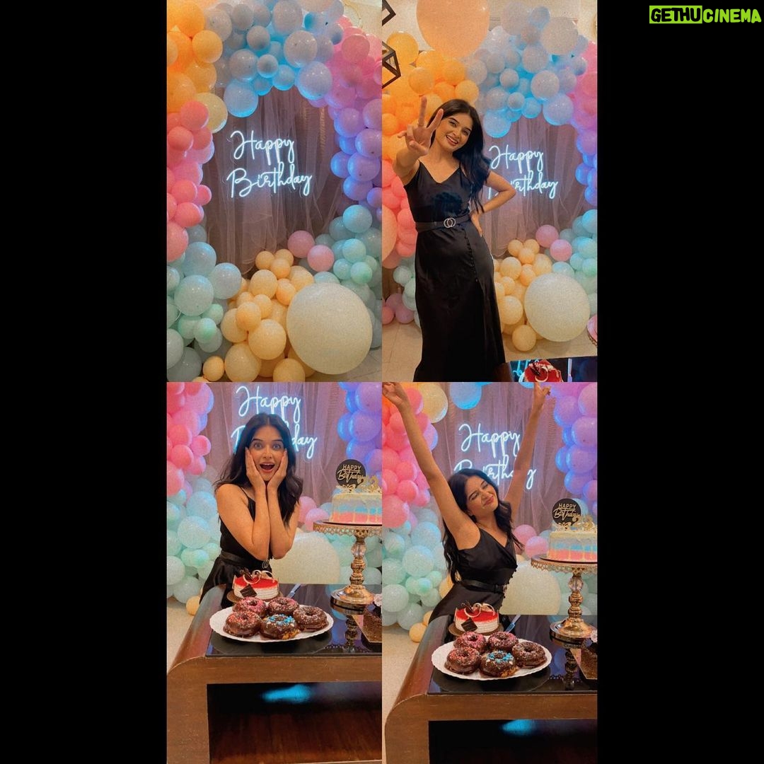 Bhavika Sharma Instagram - @dipikasharmaa @pradipsharma6876 @sangeetasharmaa09 @rishh__sharma Thankyou for always making my birthday so special ❤️ Thankyou @aakansha_kapoor for helping out with every possible thing 💞 And my constant @nishashah54 @tanvi.dogra Iloveyou ❤️ Thankyou @theeventfling for this beautiful decor🤗 And ofcourse my instagram fam💞 YOU GUYS ARE LIFE🧿