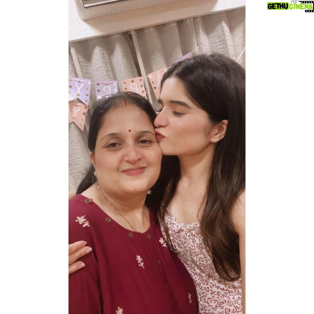 Bhavika Sharma Instagram - #BondsThatGoBeyond #ChallengeAccepted: ‘Sangeeta’ My mom, but she is more than that! Being a grown-up, I am responsible for my own decisions but as a kid, my mom used to choose and decide for me. Right from selecting my frocks to ensuring that my hairband matches my dress, she took care of everything. Even today, after I reach home from a hectic day, with one quick glance, my mom knows what kind of mood I am in. She certainly has some magical powers, because she knows exactly what would cheer me up or bring a smile on my face. My mother understands everything about me without me having to saying anything! She KNOWS and loves me like I love her. ❤️ I nominate @sonalijnaik to take the #BondsThatGoBeyond challenge. Simply share a photograph of yourself with the bonds that matter to you and in a few words, thank them for always being there. Do tag and nominate others to take the challenge too! ----- @sabtv @sonypicturesnetworks #GoBeyond