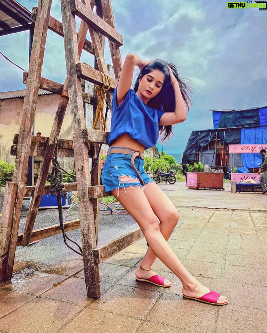 Bhavika Sharma Instagram - Sorry! I can’t hear you over the volume of my hair💁🏻♀️