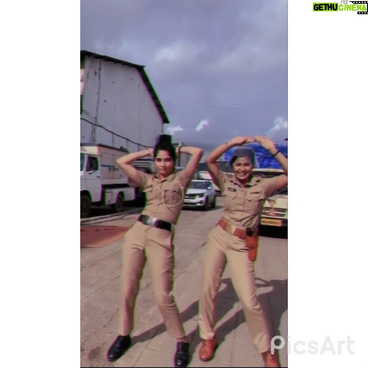 Bhavika Sharma Instagram - Wanna watch more of such videos ? 🤓 #MADDAMSIR #dance