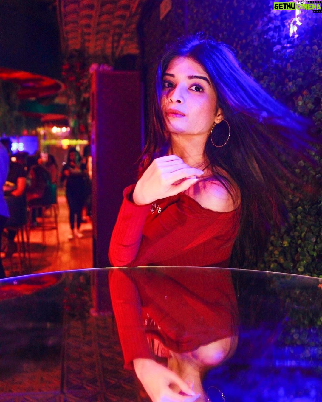 Bhavika Sharma Instagram - Make each hair flip fabulous 💁🏻♀️ . #saturdayvibes