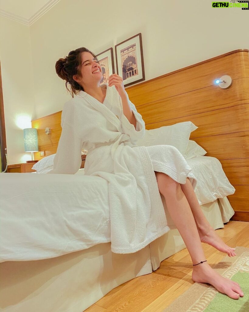 Bhavika Sharma Instagram - Choose happiness 💓 Taj Hotel Lucknow