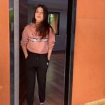 Bhavika Sharma Instagram - That’s how you crush a challenge, peeps! Share a video adding some flair to your burpees and be #TeamLit. Super excited to kick off the HONOR Band 5i Fit Vs. Lit challenge with a bang. Stay tuned and be #MoreFitMoreLit @hihonorindia