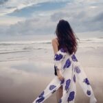 Bhavika Sharma Instagram - Looks better in slow mo🌸 #love #slowmotion #mondaymotivation