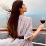Bhavika Sharma Instagram - Close your eyes and feel the breeze🌸 #wind #ocean #mondaymotivation #travel #nature