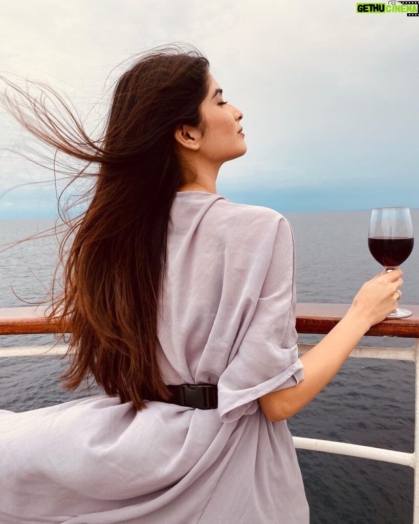 Bhavika Sharma Instagram - Close your eyes and feel the breeze🌸 #wind #ocean #mondaymotivation #travel #nature
