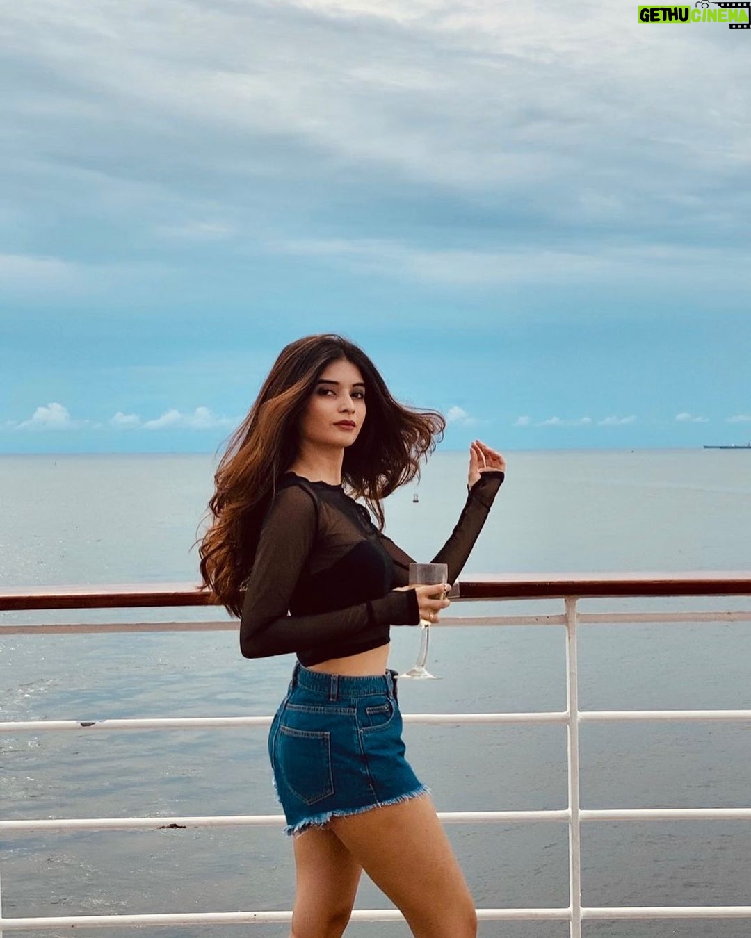 Bhavika Sharma Instagram - Blue skies + Denim shorts = A salty tan✨ #ocean#love#tuesday#mood#happiness 💙