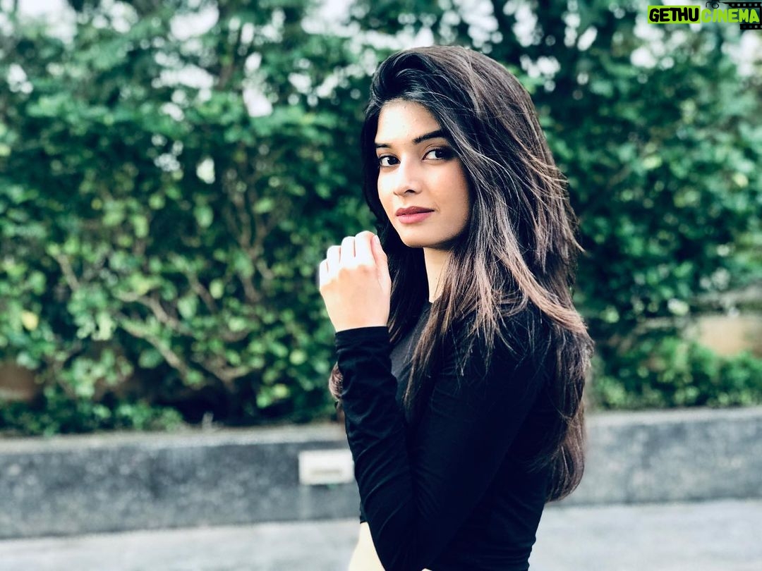 Bhavika Sharma Instagram - It’s not what you look at that matters, it’s what you see.