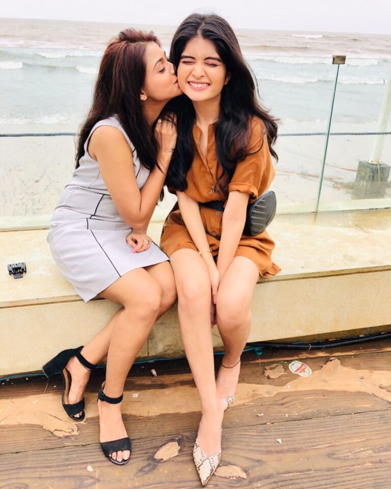 Bhavika Sharma Instagram - Happiest birthday to the most beautiful soul I have ever met❤️ . I honestly have no words to describe how much I love you 💞 Btw the picture says it all🤓😛