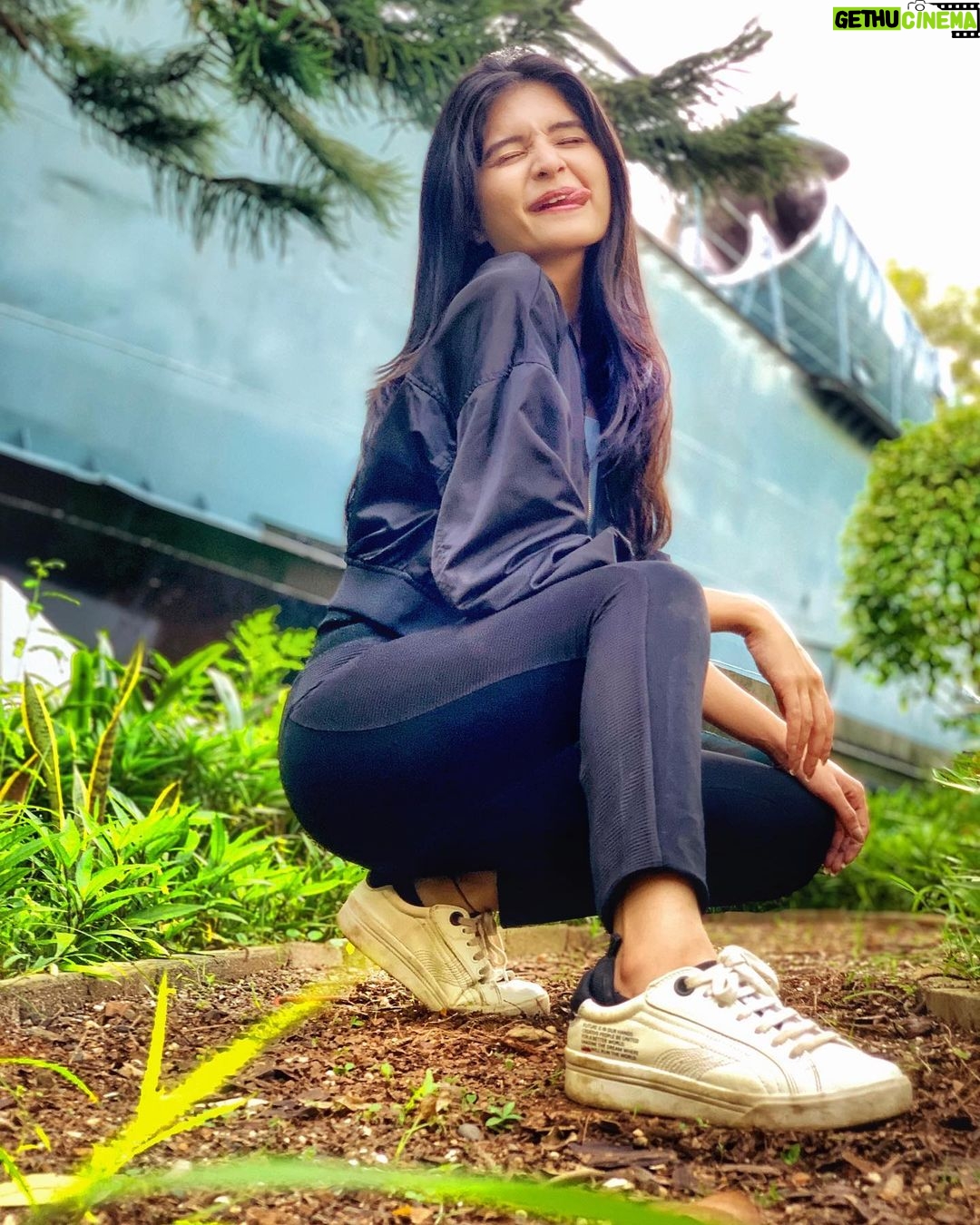 Bhavika Sharma Instagram - DONT TRY TO BE WHAT YOU’RE NOT IF YOU’RE NERVOUS, BE NERVOUS. IF YOU’RE SHY , BE SHY. . IT’S CUTE 👻 . #loveyourself