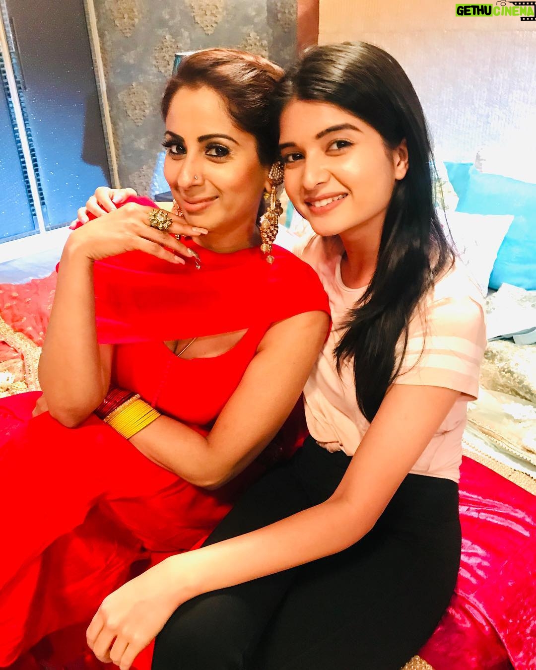 Bhavika Sharma Instagram - Met her after so long💕 #parvarishseason2