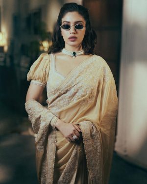 Bhumi Pednekar Instagram - Call me, Bhumi Rani ✨
.
.
.
Wearing @toraniofficial 
Styled by @tanghavri 
Hair @hairstories_byseema 
Makeup ✋🏻
Clicked by @lisadsouza
Glasses and bag @prerto
