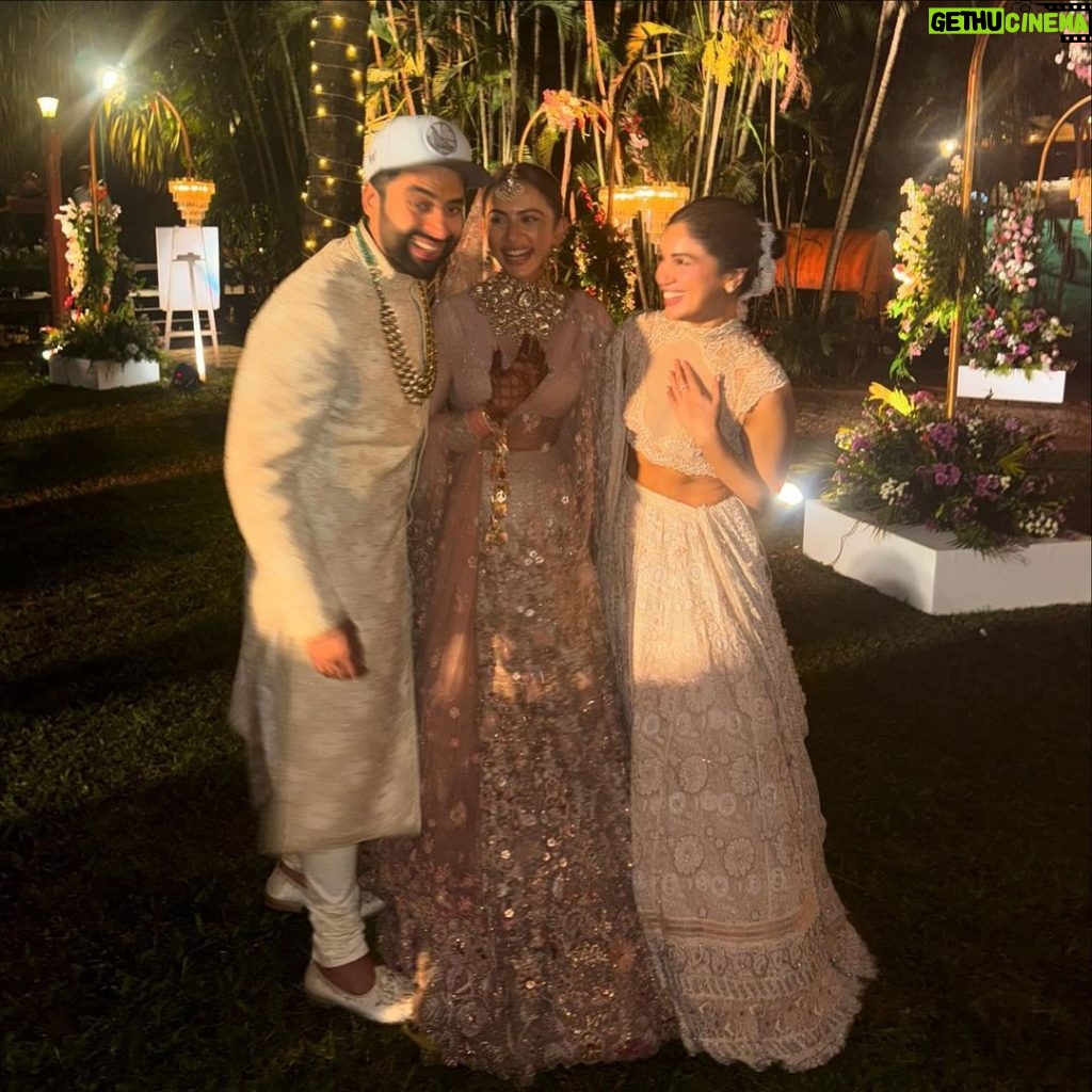Bhumi Pednekar Instagram - I’ve never met 2 people that are so alike, just meant to be together. Wishing my lovelies the best life ahead ❤ @rakulpreet @jackkybhagnani love you both so much. Today was so magical.
