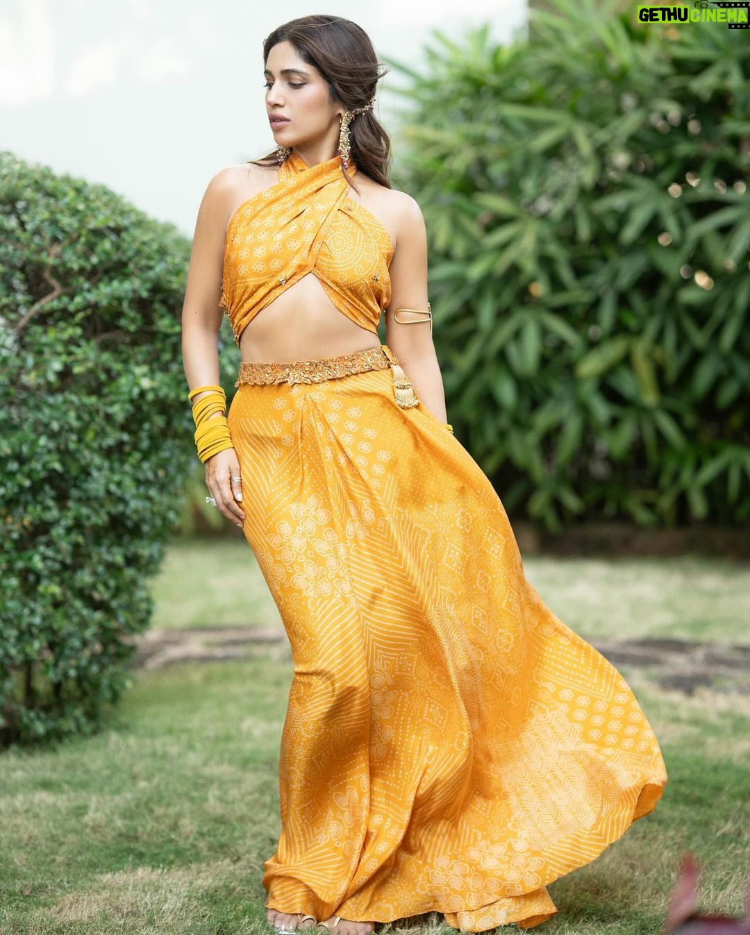 Bhumi Pednekar Instagram - ओए होए 💛 #ShaadiSeason Custom Outfit by @punitbalanaofficial Jewels- @shriparaminijewels Arm band - @tribebyamrapali Footwear - @aprajitatoorofficial Styled by- @manishamelwani Team- @gypsy.girl.world @kasliwalriddhi
