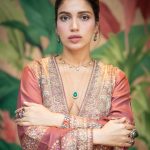 Bhumi Pednekar Instagram - Dost ki shaadi Day 1 #DonoBhagna-ni 🤍 . . . . Outfit - @ritukumarhq Jewellery - @amrapalijewels Rings - @roopavohrafinejewellery Juttis - @5_elementsbyradhikagupta Styled by- @manishamelwani Team- @gypsy.girl.world @kasliwalriddhi Clicked by @nikophotoworld