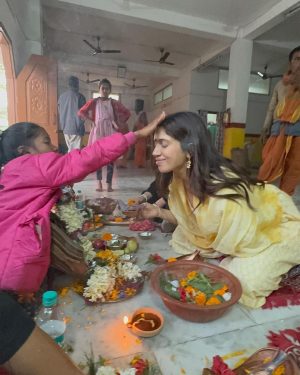 Bhumi Pednekar Instagram - Jai Maa ✨🙏❤️ 
#maakamakhya