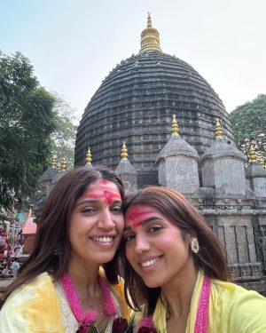 Bhumi Pednekar Instagram - Jai Maa ✨🙏❤️ 
#maakamakhya