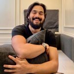 Bhuvan Bam Instagram – Aapki muskaan kisi aur ki khushi hai. Keep smiling☺️