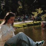 Bia Jordão Instagram - eu gosto de flores, mas eu tenho um jardim 🪻 Gramado - RS