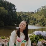 Bia Jordão Instagram - eu gosto de flores, mas eu tenho um jardim 🪻 Gramado - RS