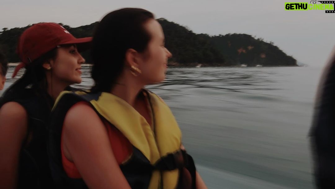 Bia Jordão Instagram - if the oceans roar Your greatness, so will i