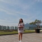 Bia Jordão Instagram - bienal, to pronta! 🤍 #Bienal40Anos Rio de Janeiro, Rio de Janeiro