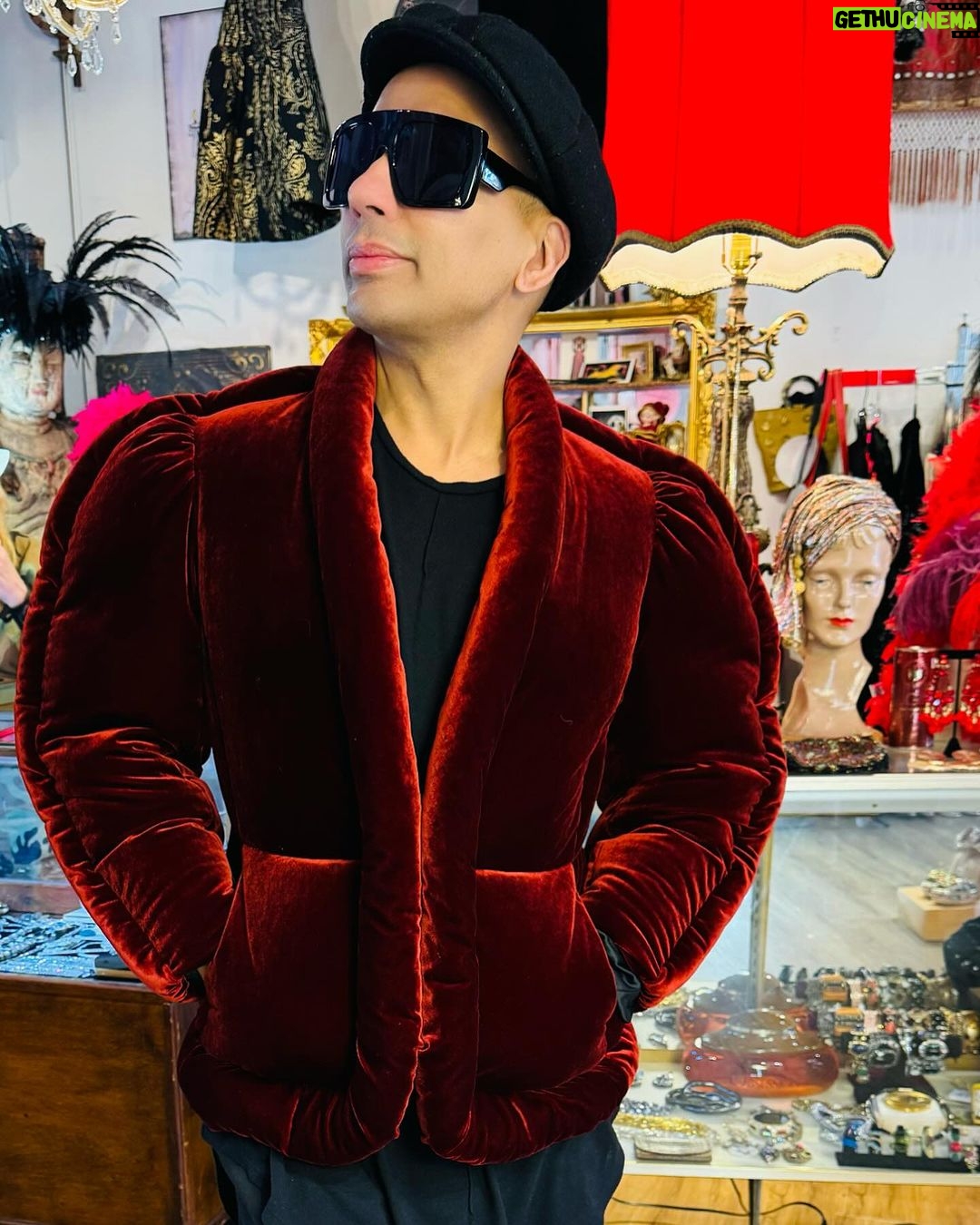 Bianca Del Rio Instagram - THANK YOU @leahsclosetvintage ❤️❤️❤️ Leah's Closet Royal Oak