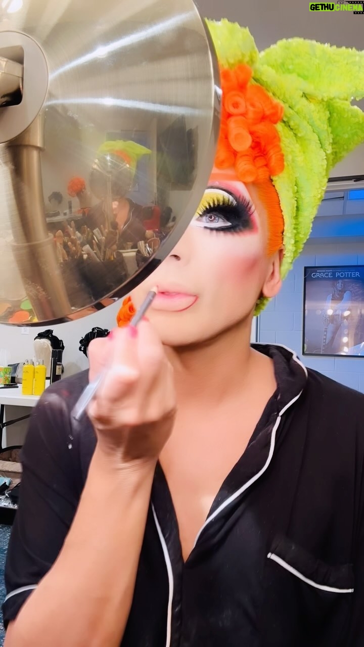 Bianca Del Rio Instagram - DEAD INSIDE ๐ฉท๐๐งก