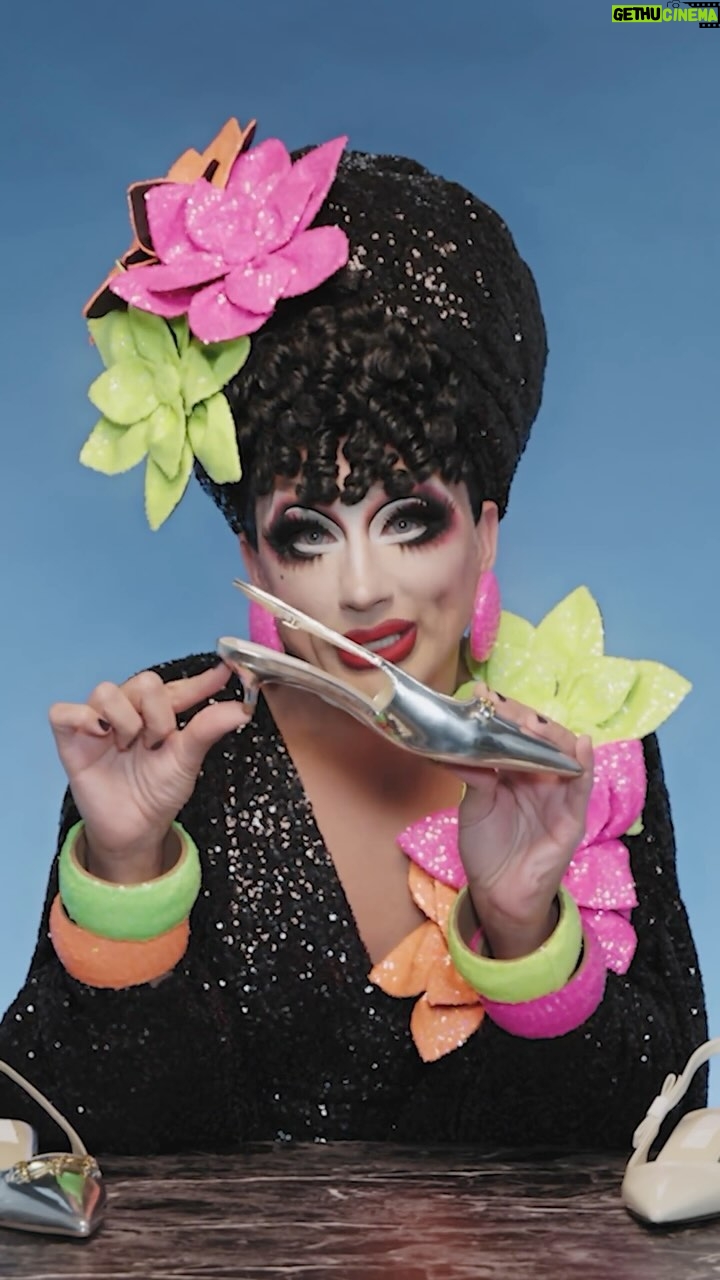 Bianca Del Rio Instagram - I’ve rewatched this 100 times and it gets funnier every time!! 😜 See @thebiancadelrio’s full episode of #ExpensiveTasteTest at the link in bio.