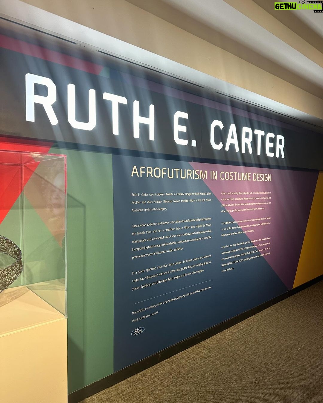 Bianca Del Rio Instagram - One of the many perks of touring is visiting many MUSEUMS! The Charles H. Wright Museum of African American History is not to be missed. ❤️ A special shout out to the BRILLIANT @therealruthecarter and her beautiful exhibition ❤️