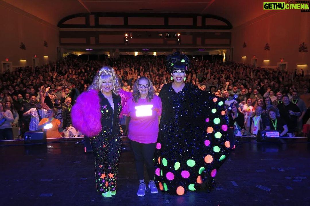 Bianca Del Rio Instagram - THANK YOU! RICHMOND , VIRGINIA WASHINGTON D.C GLENSIDE, PENNSYLVANIA ๐ฉท๐งก๐๐ฉท๐งก๐๐ฉท๐งก๐ DEAD INSIDE WORLD TOUR! @thebiancadelrio.com
