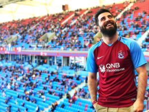 Bilal Hancı Instagram - Gülüyorsak sebebi sensin ❤️💙
