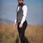 Bilal Hancı Instagram - Güle Güle 2017 Bana kattıkların için teşekkürler her şey de bir hayır aramaktan vazgeçmiyecem Hoşgeldin 2018 🙏🏻 📸: @celalcanik 👕Stayling: @hassanozaystyling
